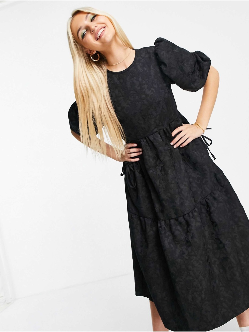 ASOS DESIGN jacquard tiered midi dress with bellow pockets in black, size US 6 - Picture 2 of 7